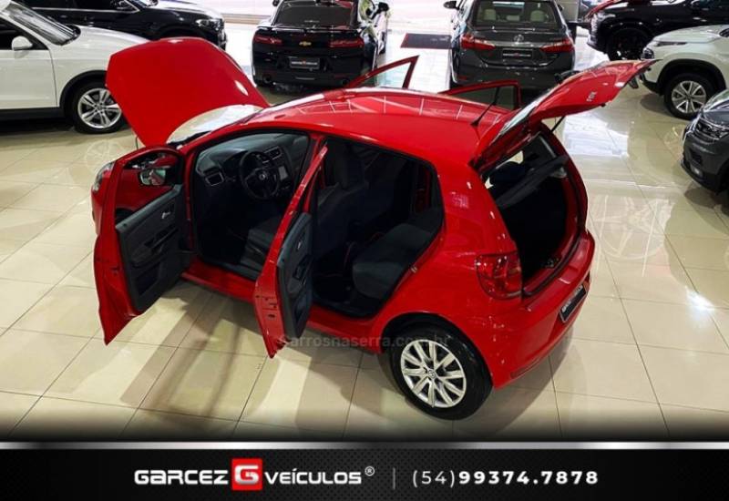 VOLKSWAGEN - FOX - 2010/2011 - Vermelha - R$ 34.900,00