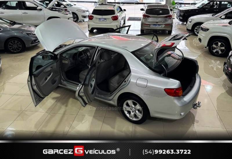 TOYOTA - COROLLA - 2009/2010 - Prata - R$ 58.900,00