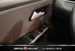 VOLKSWAGEN - FOX - 2010/2011 - Vermelha - R$ 34.900,00