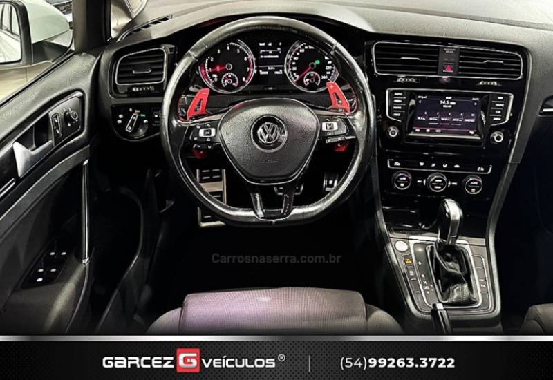 VOLKSWAGEN - GOLF - 2014/2015 - Branca - R$ 83.900,00