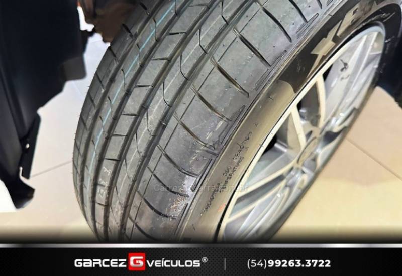 FIAT - CRONOS - 2017/2018 - Branca - R$ 64.900,00