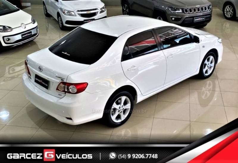 TOYOTA - COROLLA - 2013/2014 - Branca - R$ 74.900,00