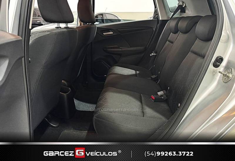 HONDA - FIT - 2015/2015 - Prata - R$ 65.900,00
