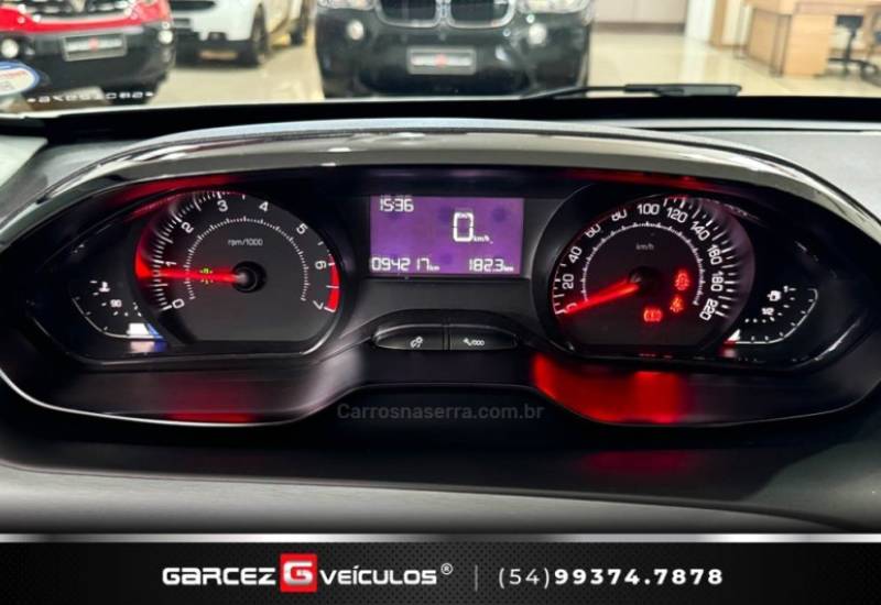 PEUGEOT - 208 - 2015/2016 - Prata - R$ 45.900,00