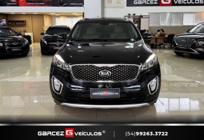 KIA MOTORS - SORENTO - 2015/2016 - Preta - R$ 119.900,00