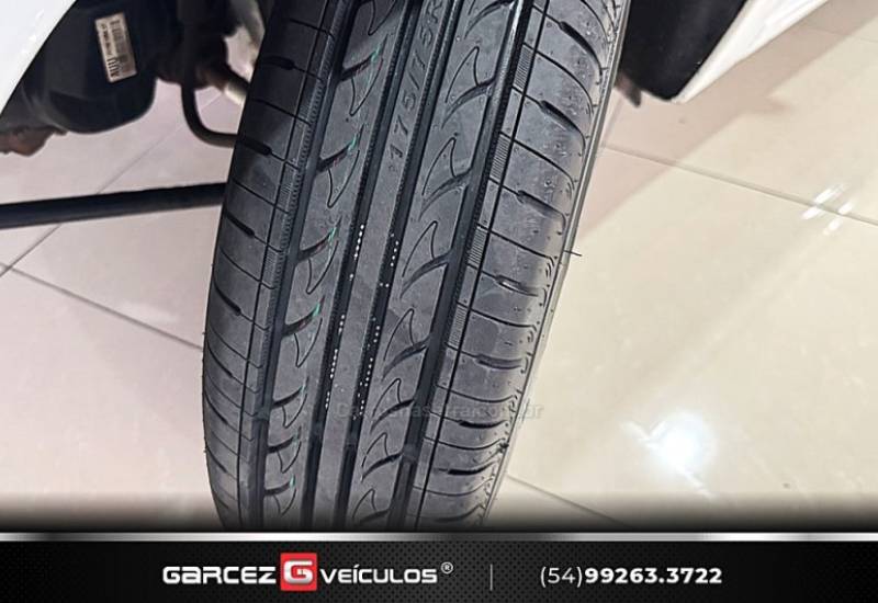 CHEVROLET - CELTA - 2012/2013 - Branca - R$ 35.900,00