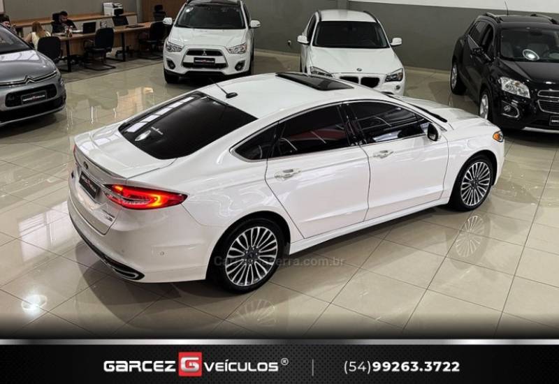 FORD - FUSION - 2016/2017 - Branca - R$ 110.000,00