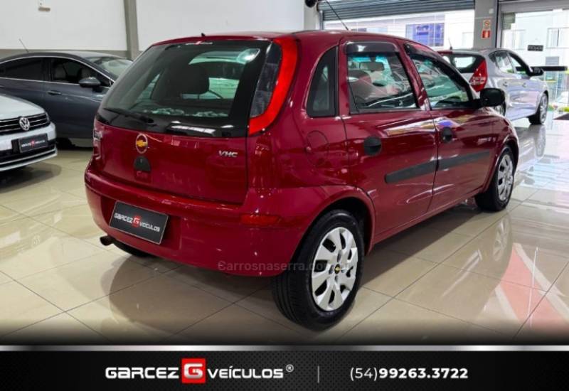 CHEVROLET - CORSA - 2003/2004 - Vermelha - R$ 23.900,00