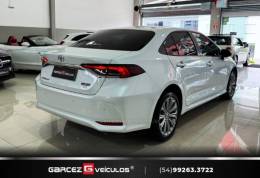 TOYOTA - COROLLA - 2022/2023 - Branca - R$ 136.000,00