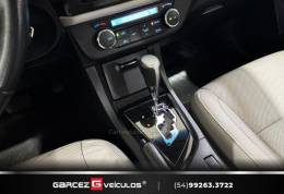 TOYOTA - COROLLA - 2015/2016 - Branca - R$ 88.000,00