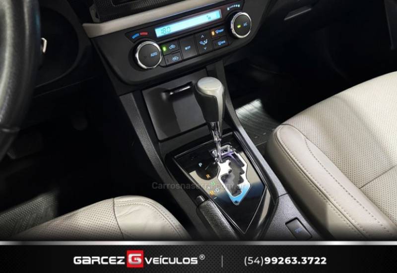TOYOTA - COROLLA - 2015/2016 - Branca - R$ 88.000,00