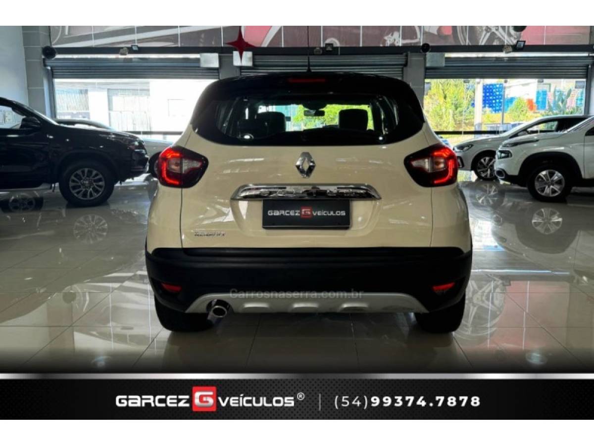 RENAULT - CAPTUR - 2017/2018 - Branca - R$ 74.900,00