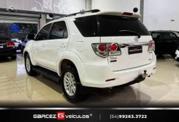 TOYOTA - HILUX SW4 - 2013/2013 - Branca - R$ 144.900,00