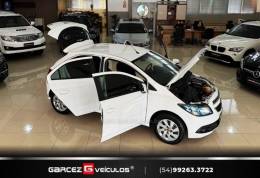CHEVROLET - ONIX - 2015/2016 - Branca - R$ 55.900,00