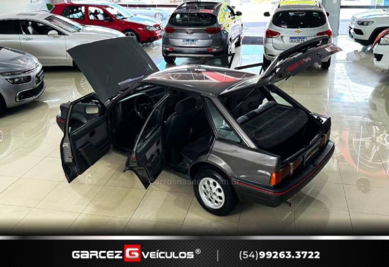 FORD - ESCORT - 1992/1992 - Cinza - R$ 46.000,00
