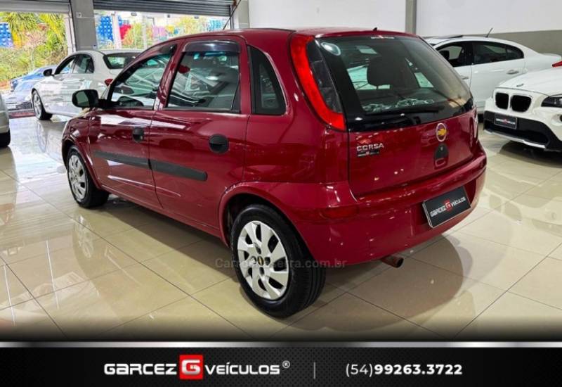 CHEVROLET - CORSA - 2003/2004 - Vermelha - R$ 23.900,00