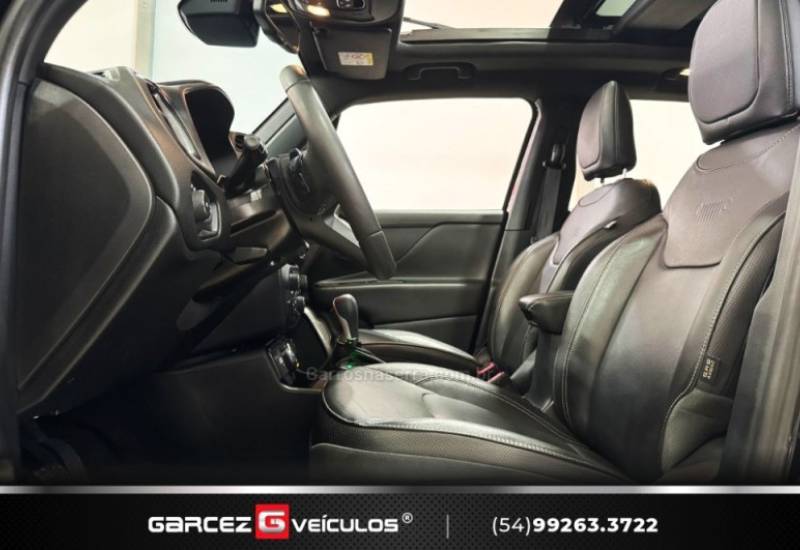 JEEP - RENEGADE - 2022/2022 - Preta - R$ 129.900,00