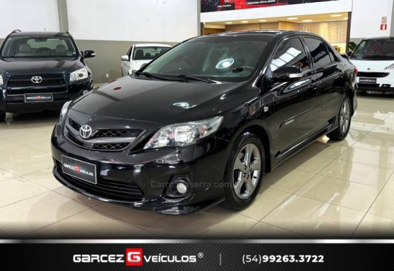 TOYOTA - COROLLA - 2013/2014 - Preta - R$ 75.900,00