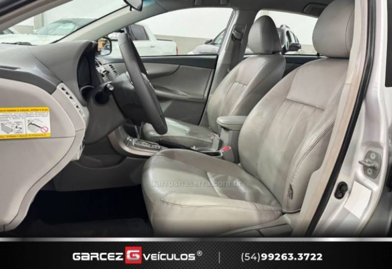 TOYOTA - COROLLA - 2009/2010 - Prata - R$ 58.900,00
