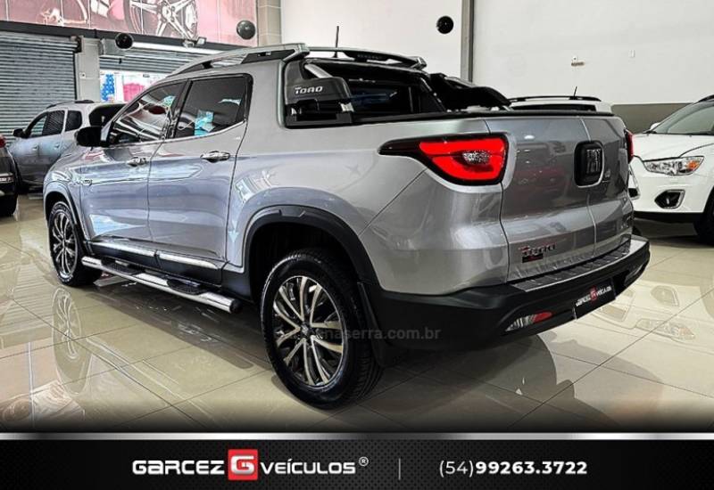 FIAT - TORO - 2022/2023 - Prata - R$ 155.000,00