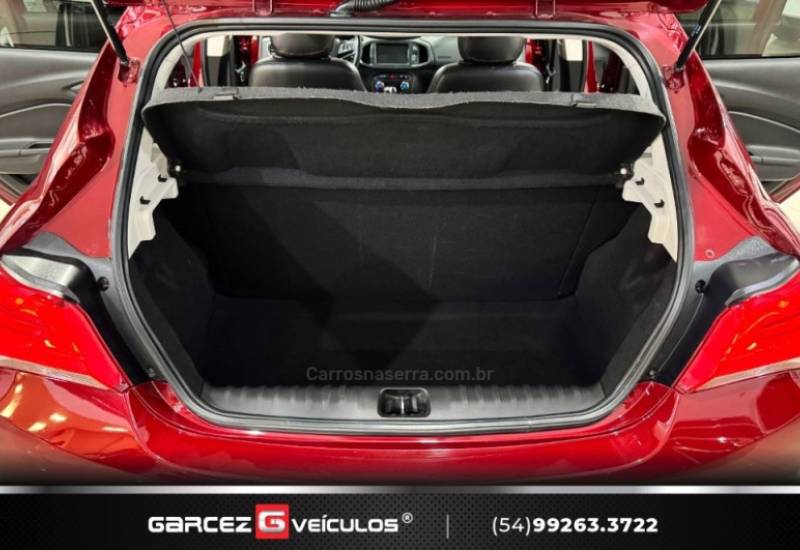 CHEVROLET - ONIX - 2016/2017 - Vermelha - R$ 65.000,00