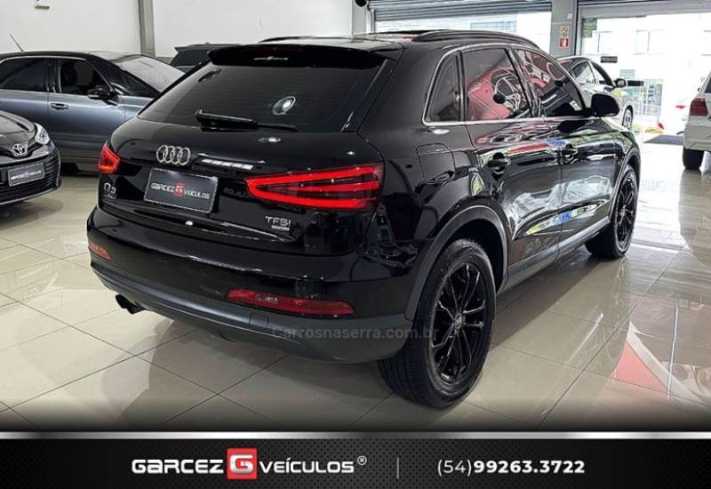 AUDI - Q3 - 2015/2015 - Preta - R$ 90.000,00