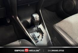 TOYOTA - YARIS - 2022/2023 - Branca - R$ 93.000,00