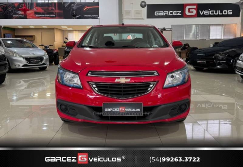 CHEVROLET - PRISMA - 2015/2015 - Vermelha - R$ 51.000,00