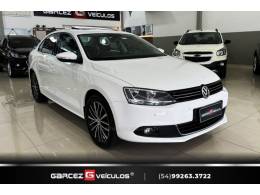 VOLKSWAGEN - JETTA - 2011/2012 - Branca - R$ 69.900,00