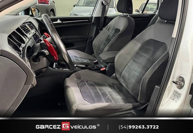VOLKSWAGEN - GOLF - 2014/2015 - Branca - R$ 83.900,00