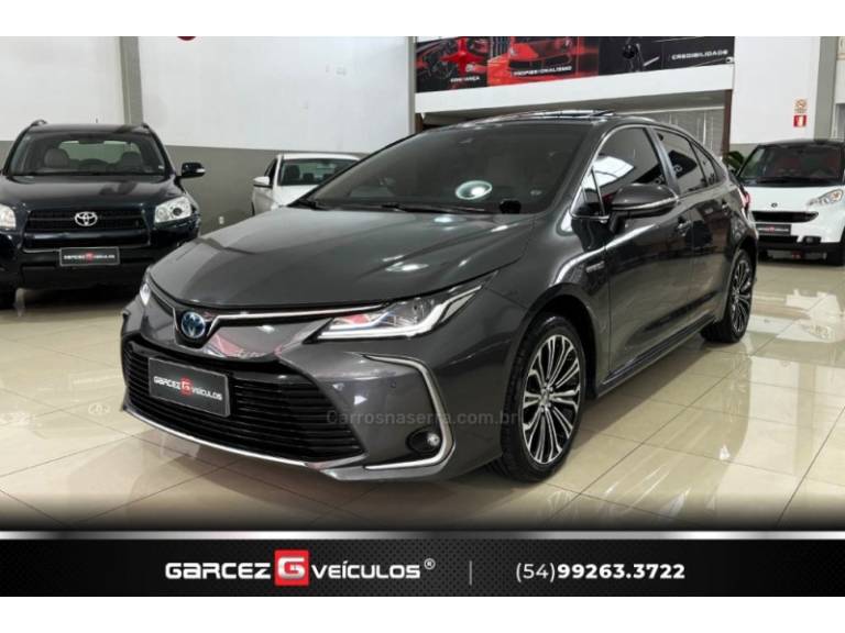 TOYOTA - COROLLA - 2021/2022 - Cinza - R$ 149.900,00