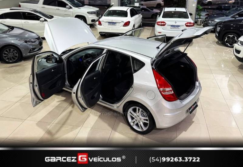 HYUNDAI - I30 - 2010/2011 - Prata - R$ 45.900,00