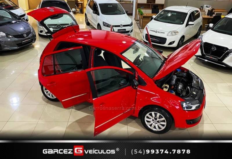 VOLKSWAGEN - FOX - 2010/2011 - Vermelha - R$ 34.900,00