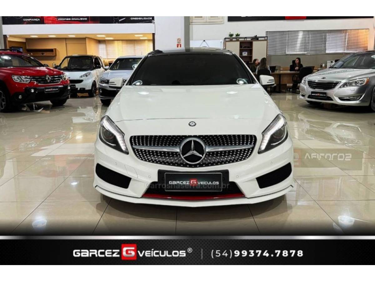 MERCEDES-BENZ - A 250 - 2014/2015 - Branca - R$ 125.000,00