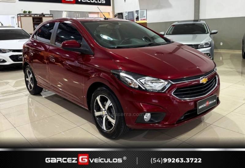 CHEVROLET - ONIX - 2016/2017 - Vermelha - R$ 65.000,00