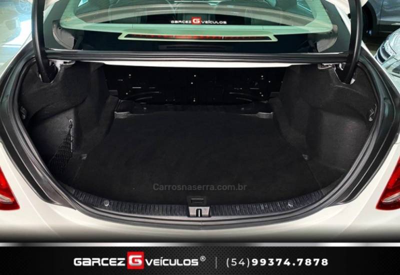MERCEDES-BENZ - C 180 - 2015/2016 - Branca - R$ 115.000,00
