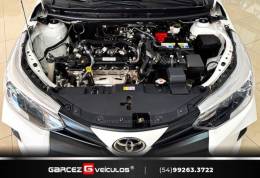 TOYOTA - YARIS - 2022/2023 - Branca - R$ 93.000,00