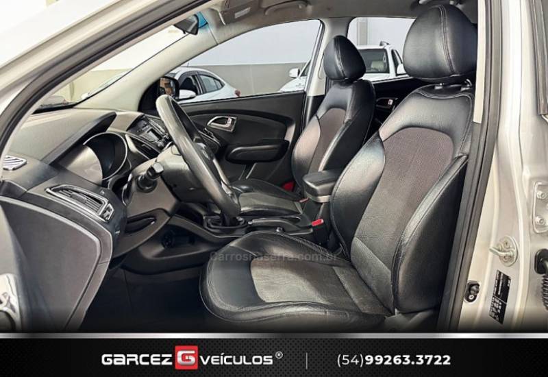 HYUNDAI - IX35 - 2010/2011 - Prata - R$ 57.900,00