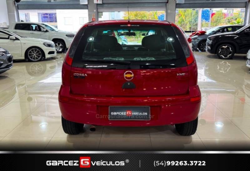 CHEVROLET - CORSA - 2003/2004 - Vermelha - R$ 23.900,00
