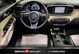 KIA MOTORS - SORENTO - 2015/2016 - Preta - R$ 119.900,00