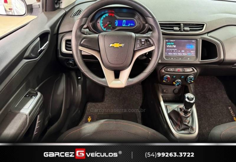 CHEVROLET - ONIX - 2015/2016 - Branca - R$ 55.900,00
