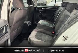 VOLKSWAGEN - GOLF - 2014/2015 - Branca - R$ 83.900,00
