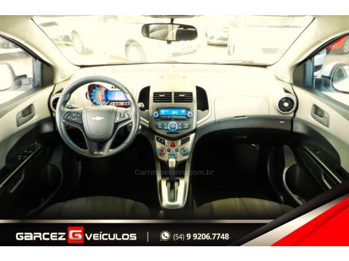 CHEVROLET - SONIC - 2013/2014 - Branca - R$ 42.900,00