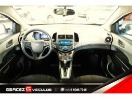 CHEVROLET - SONIC - 2013/2014 - Branca - R$ 42.900,00