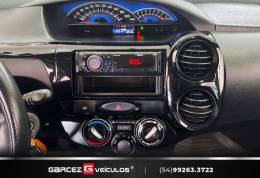 TOYOTA - ETIOS - 2015/2015 - Cinza - R$ 47.900,00