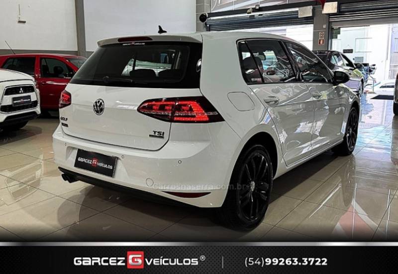 VOLKSWAGEN - GOLF - 2014/2015 - Branca - R$ 83.900,00