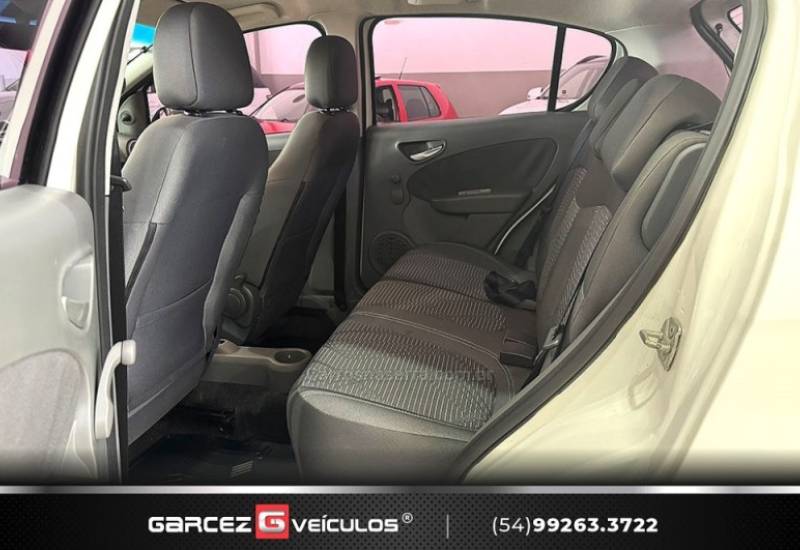 FIAT - PALIO - 2012/2013 - Branca - R$ 33.000,00