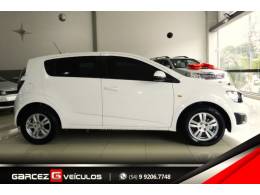 CHEVROLET - SONIC - 2013/2014 - Branca - R$ 42.900,00