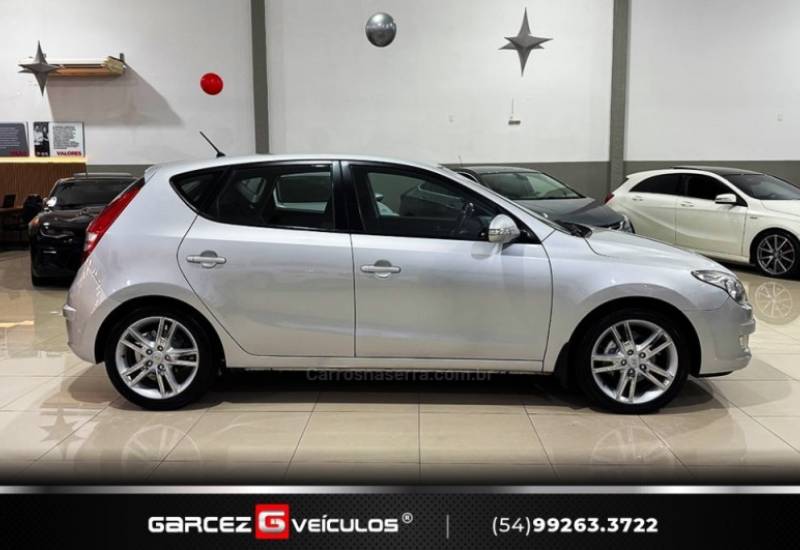 HYUNDAI - I30 - 2010/2011 - Prata - R$ 45.900,00