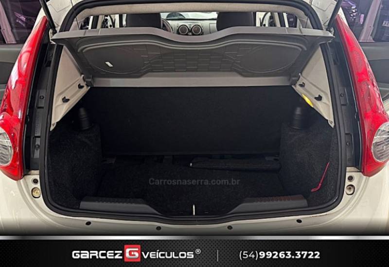 FIAT - PALIO - 2012/2013 - Branca - R$ 33.000,00